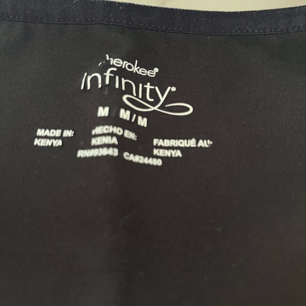 Cherokee Infinity Scrub Top - Picture 2 of 2